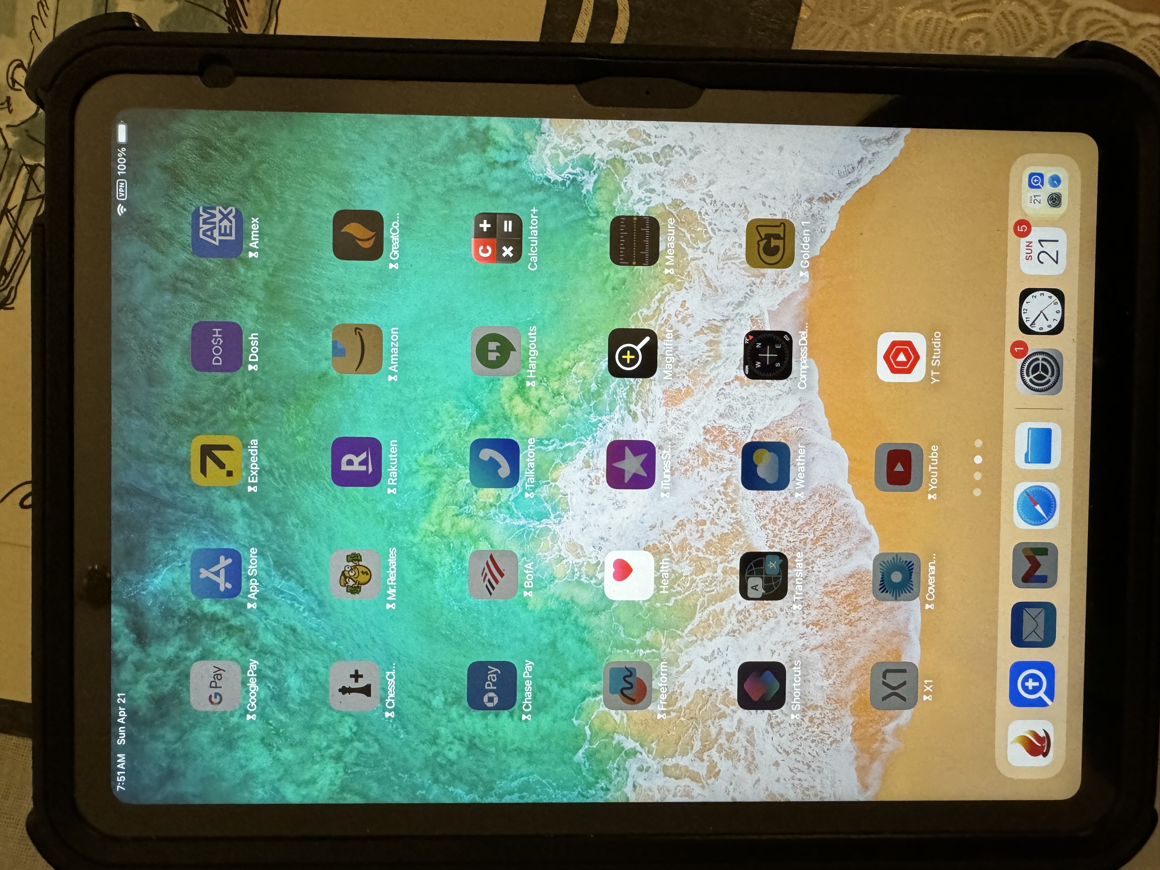 IPad apps blacked out